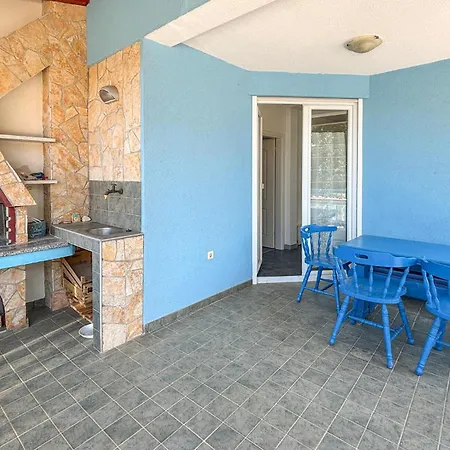 4 Bedroom Beautiful In Vikendica *