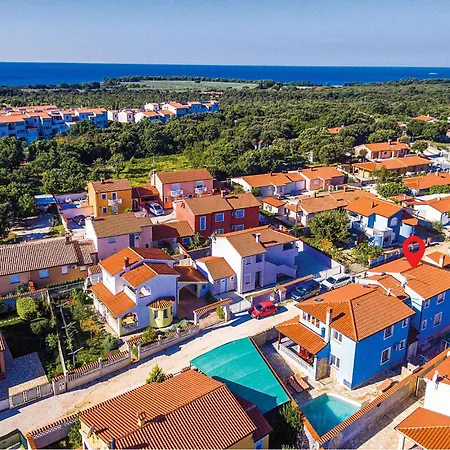 Ferienhaus 4 Bedroom Beautiful In