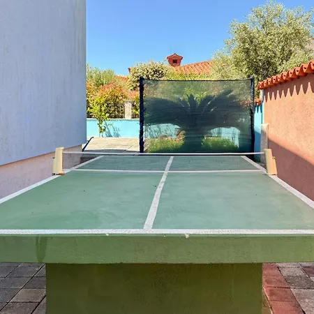 4 Bedroom Beautiful In Holiday home
