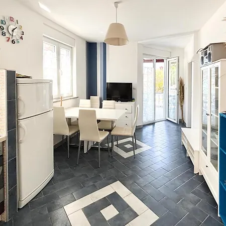 4 Bedroom Beautiful In Ferienhaus *