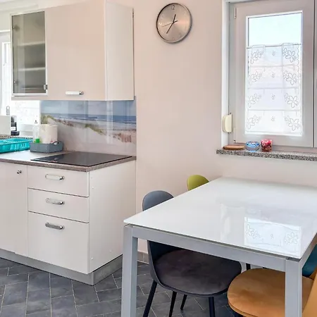 4 Bedroom Beautiful In Holiday home *