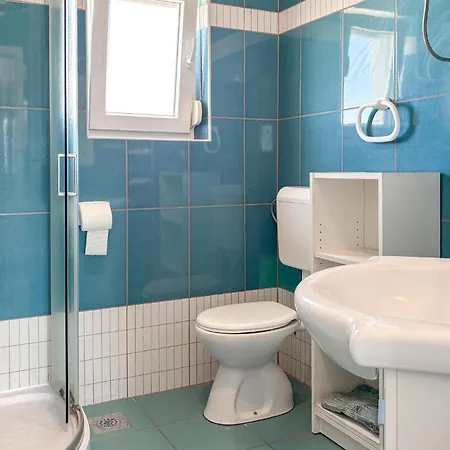 4 Bedroom Beautiful In Holiday home Vodnjan